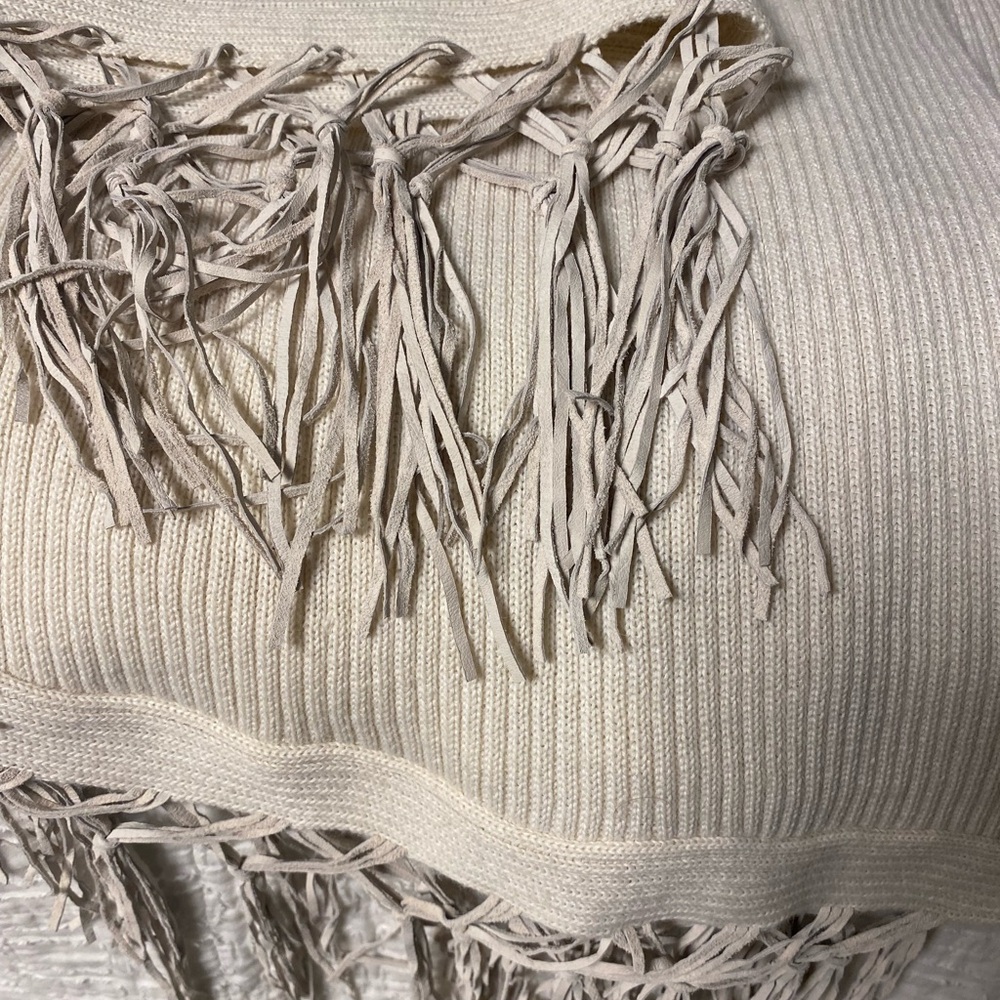 Elegant Cream Fringe Poncho - Picture 4 of 7